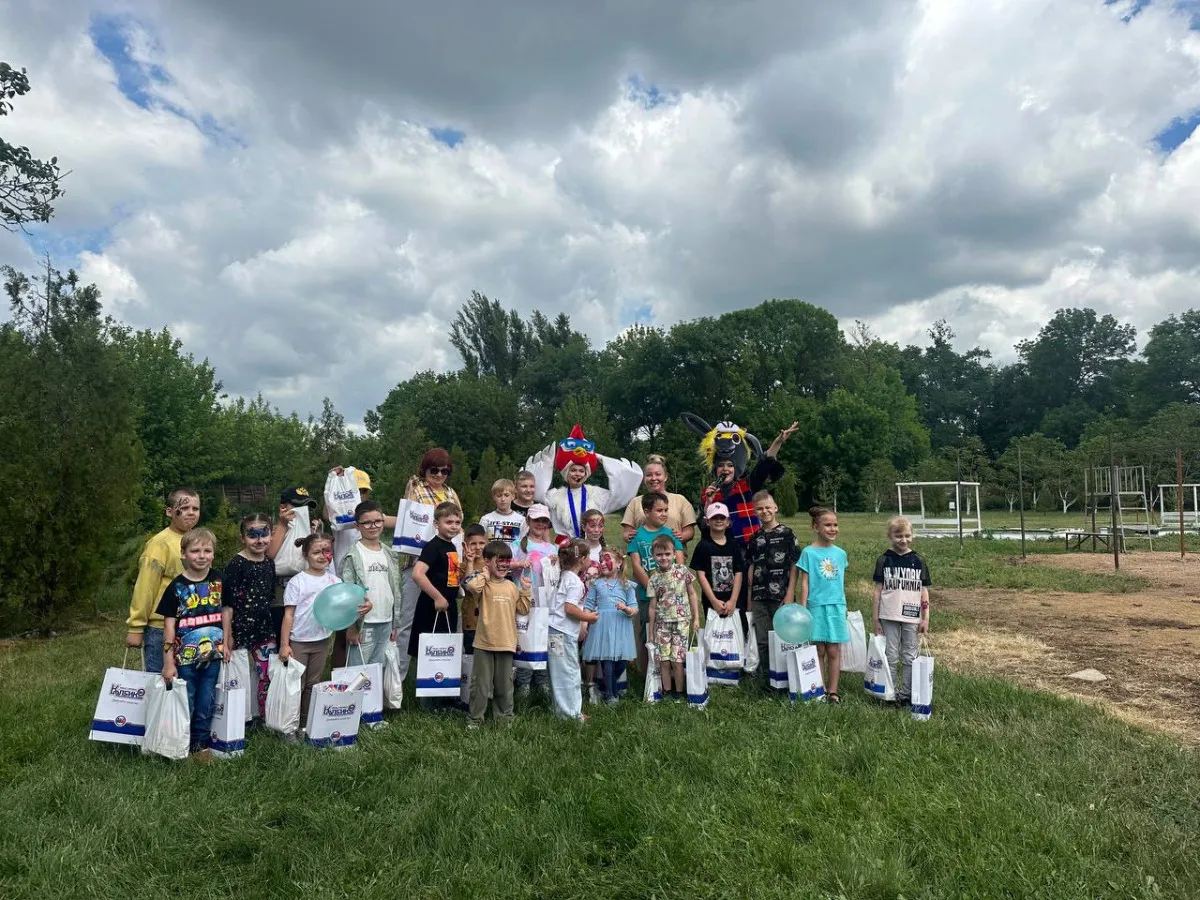 Фирма «КОЛБИКО» по-летнему ярко и красочно поздравили детей сотрудников с Днем защиты детей1748942296